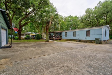 Looking for the perfect lake retreat, retirement home, or a - photo 6