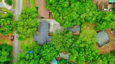 Looking for the perfect lake retreat, retirement home, or a - photo 10