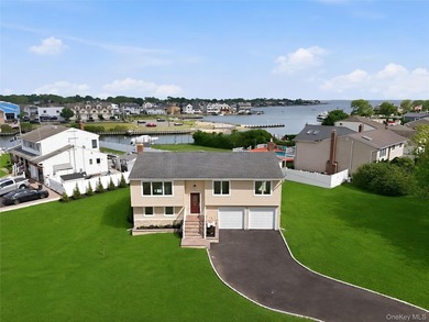 Move right into this beautifully renovated 3-bedroom, 3-bath - photo 1