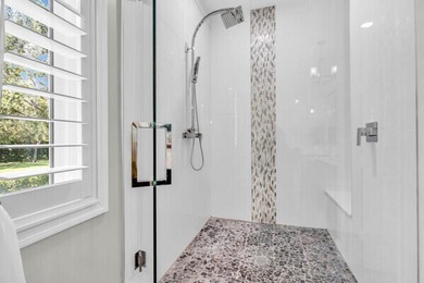 Welcome to this beautiful, inviting , turnkey home featuring new - photo 15
