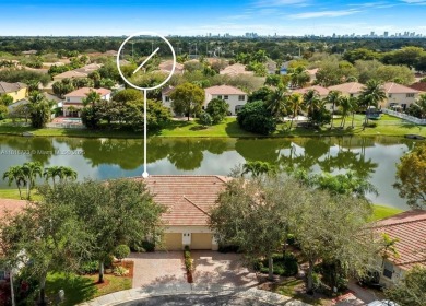 Lake Townhome/Townhouse For Sale in Pembroke Pines, Florida