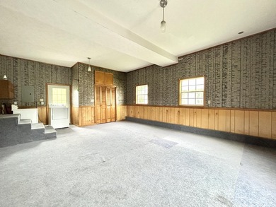 Welcome home to this spacious 5-bedroom, 2-bath property located - photo 32