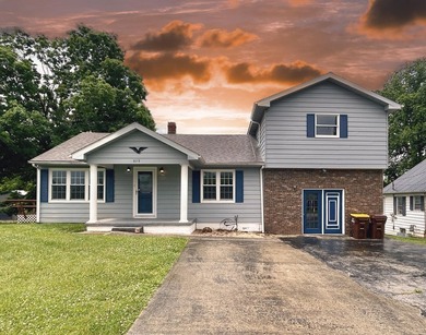Welcome home to this spacious 5-bedroom, 2-bath property located - photo 44