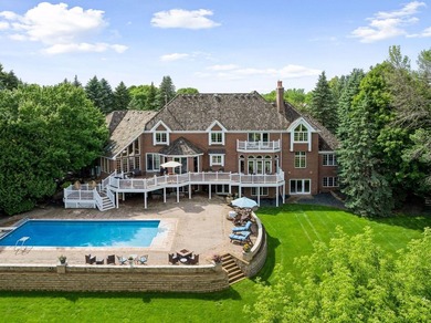 Welcome to 10 Apple Orchard Court in Dellwood's prestigious Pine - photo 1