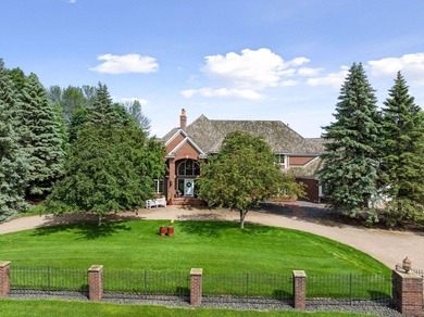 Welcome to 10 Apple Orchard Court in Dellwood's prestigious Pine - photo 3