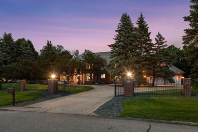 Welcome to 10 Apple Orchard Court in Dellwood's prestigious Pine - photo 4