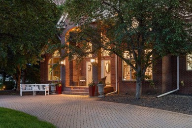 Welcome to 10 Apple Orchard Court in Dellwood's prestigious Pine - photo 5