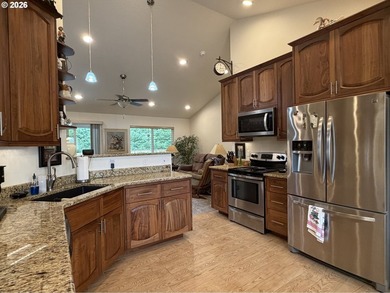 Built in 2018, this beautifully maintained custom home offers 1 - photo 12