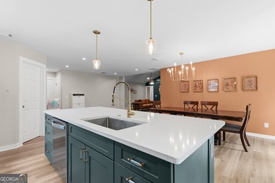 Welcome to Creekside at Sugarmill, where custom updates and - photo 13