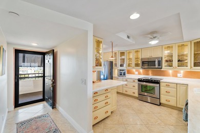 True paradise living in Florida! Rarely available, this spacious - photo 3