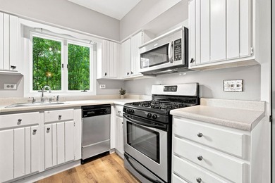 YOUR OWN LAKEFRONT SANCTUARY! Offering a much sought after - photo 14