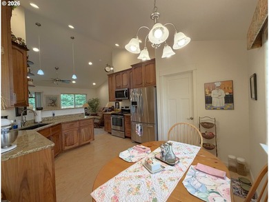 Built in 2018, this beautifully maintained custom home offers 1 - photo 14