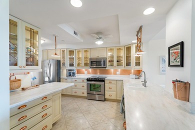True paradise living in Florida! Rarely available, this spacious - photo 6