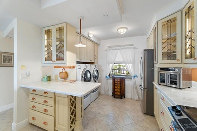 True paradise living in Florida! Rarely available, this spacious - photo 9