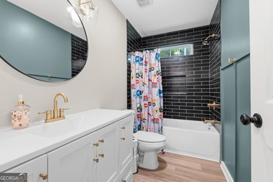Welcome to Creekside at Sugarmill, where custom updates and - photo 22