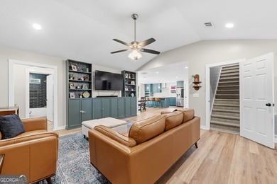 Welcome to Creekside at Sugarmill, where custom updates and - photo 23