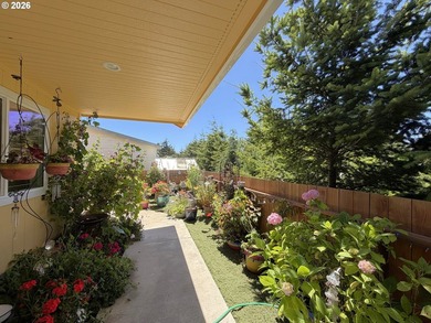 Built in 2018, this beautifully maintained custom home offers 1 - photo 36