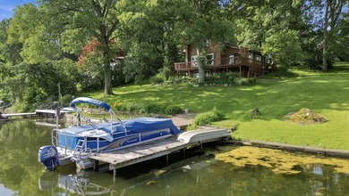 YOUR OWN LAKEFRONT SANCTUARY! Offering a much sought after - photo 40