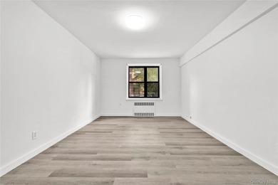 North Flushing - Fully Renovated 1-Bedroom Co-op; Move right - photo 2
