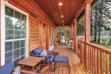 SELLER TO PAY 1 year HOA dues for the buyer! This polished cabin - photo 2