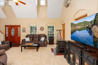 SELLER TO PAY 1 year HOA dues for the buyer! This polished cabin - photo 6