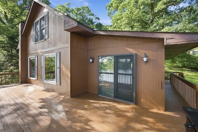 YOUR OWN LAKEFRONT SANCTUARY! Offering a much sought after - photo 48