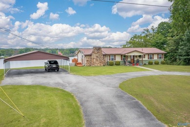 Waterfront living in Southside! This 4BR/3BA ranch home offers - photo 5