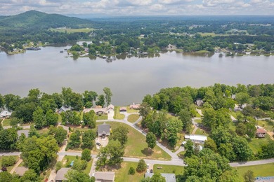 Waterfront living in Southside! This 4BR/3BA ranch home offers - photo 7