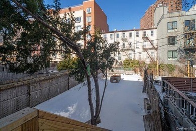 Turnkey, four-story two-family townhouse with cellar, offering - photo 20