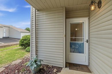 Beautifully updated and fully furnished 2BR/1.5BA Lakewood Hills - photo 5