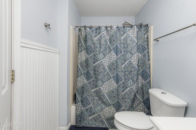 Welcome home to this affordable and move-in-ready 3-bedroom - photo 12