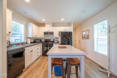 Discover your own coastal getaway in the heart of Lincoln City! - photo 12