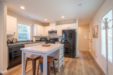 Discover your own coastal getaway in the heart of Lincoln City! - photo 13