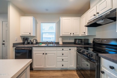 Discover your own coastal getaway in the heart of Lincoln City! - photo 15