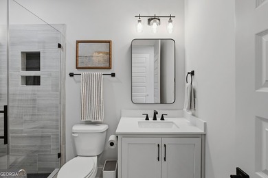 Welcome to an exceptional home in one of Newnan's most desirable - photo 20