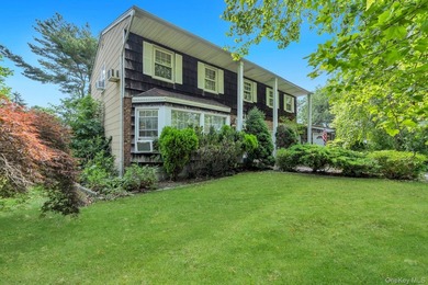 Large Colonial in South Oakdale. Amazing location. 4 Brs, 4.5 - photo 3