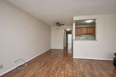 Enjoy comfortable, carefree living in this impeccably maintained - photo 8