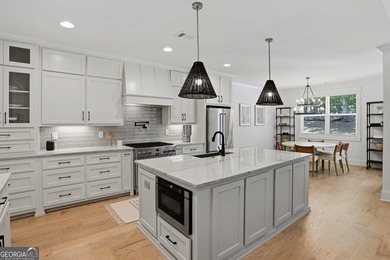 Welcome to an exceptional home in one of Newnan's most desirable - photo 32