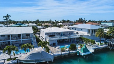Spacious and sophisticated waterfront home situated on a wide - photo 3