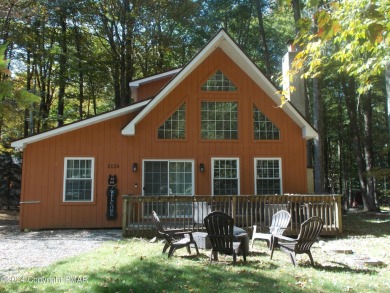 Arrowhead Lake Home For Sale in Pocono Lake Pennsylvania