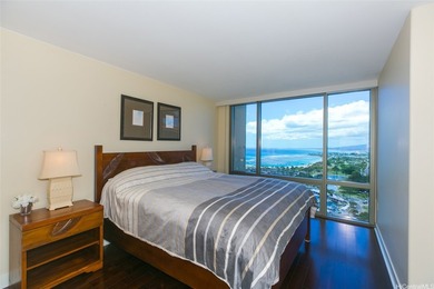 Discover this stunning HIGH FLOOR 2-bedroom, 2-bath luxury unit - photo 11