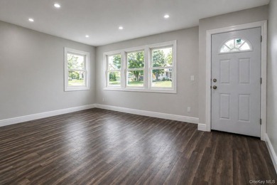 Welcome home to this Brand New beautifully fully renovated home - photo 5