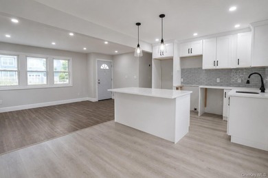Welcome home to this Brand New beautifully fully renovated home - photo 7