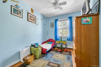 Welcome to this beautifully maintained 3-bedroom, 1.5-bath gem - photo 12