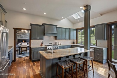 There aren't many homes where you can watch a golf shot land - photo 12