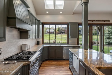 There aren't many homes where you can watch a golf shot land - photo 14