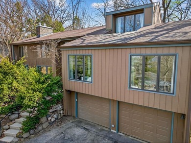 This stunning Mid-Century Modern residence is a professional's - photo 4