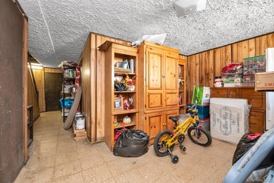 Welcome to this beautifully maintained 3-bedroom, 1.5-bath gem - photo 15