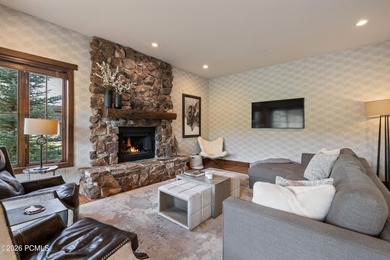 There aren't many homes where you can watch a golf shot land - photo 15