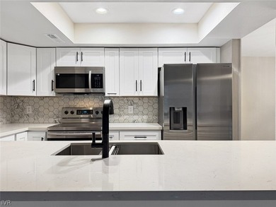 Exceptional remodeled end-unit with premier Championship Golf - photo 7